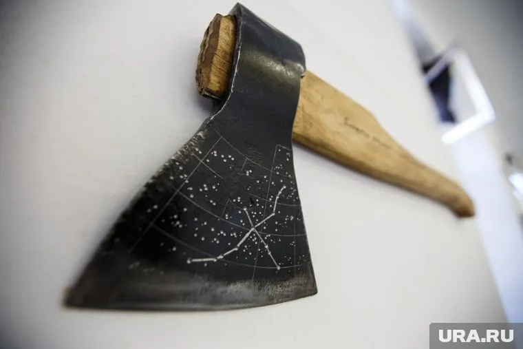 По предварительным данным, пенсионер защищал семью от нападений сына