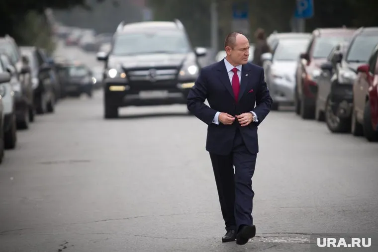 Валерий Савельев продал бизнес гражданке Казахстана