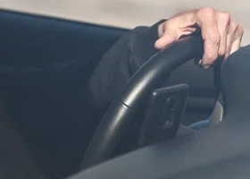 Водитель из ХМАО отсудил полмиллиона рублей за незаконное увольнение