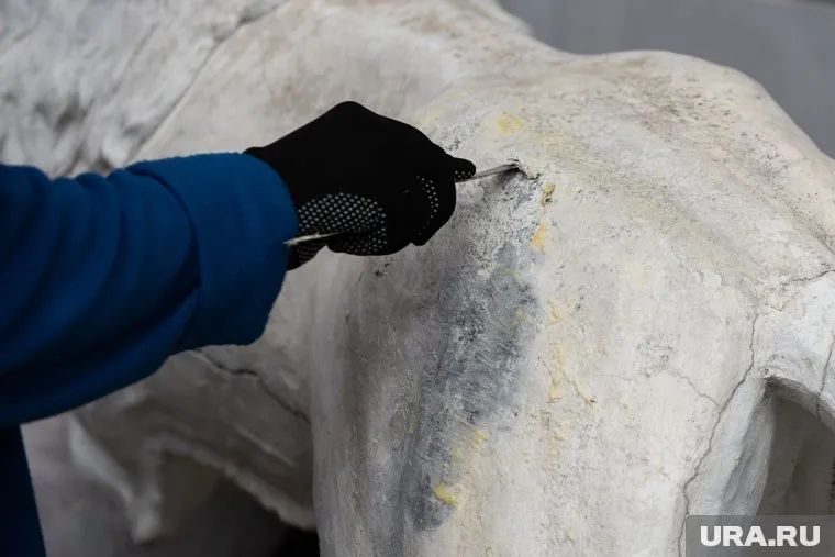 Скульптурную композицию «Герои Самотлора» открыли в июне (фото из архива)