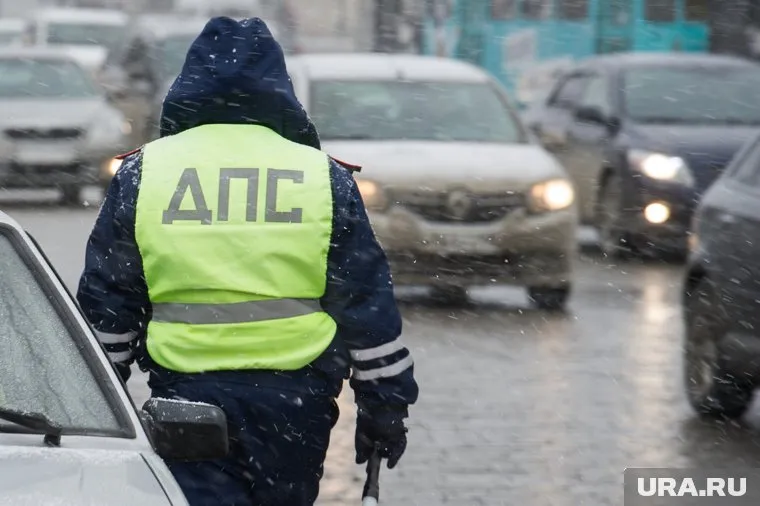 У тюменских сотрудников ГИБДД начались обыски