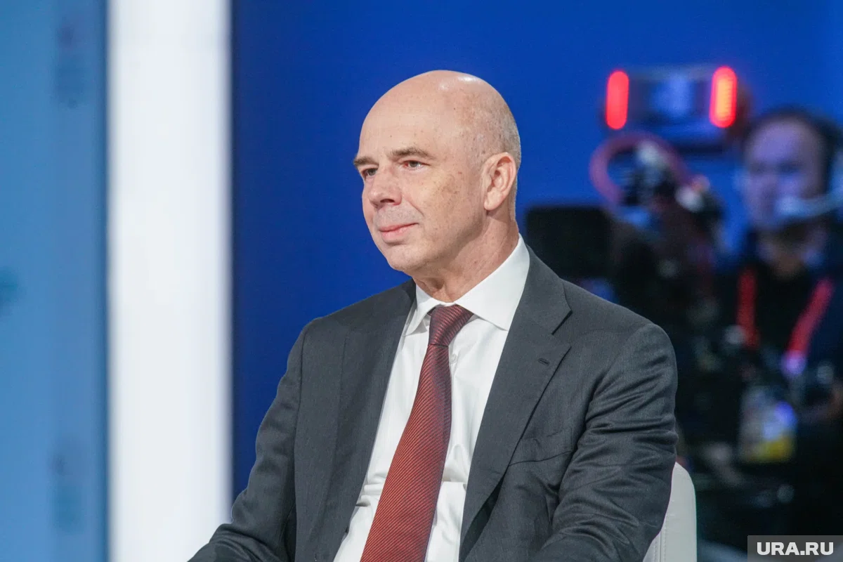 В 1998 году изменение курса вызвало девальвацию, инфляцию и снижение зарплат в пересчете на доллары