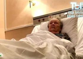 Вдова Гайдая попала в больницу после скандала с Варлей