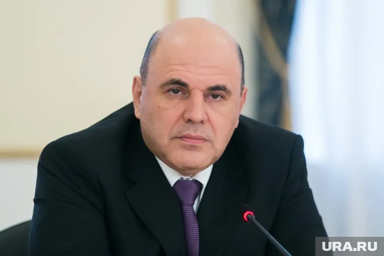 Премьер поручил ведомствам проработать вопрос поэтапного снятия ограничений