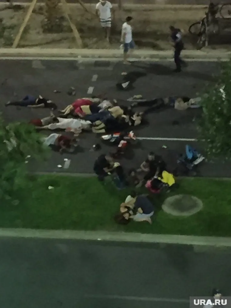 Теракт во Франции унес десятки жизней