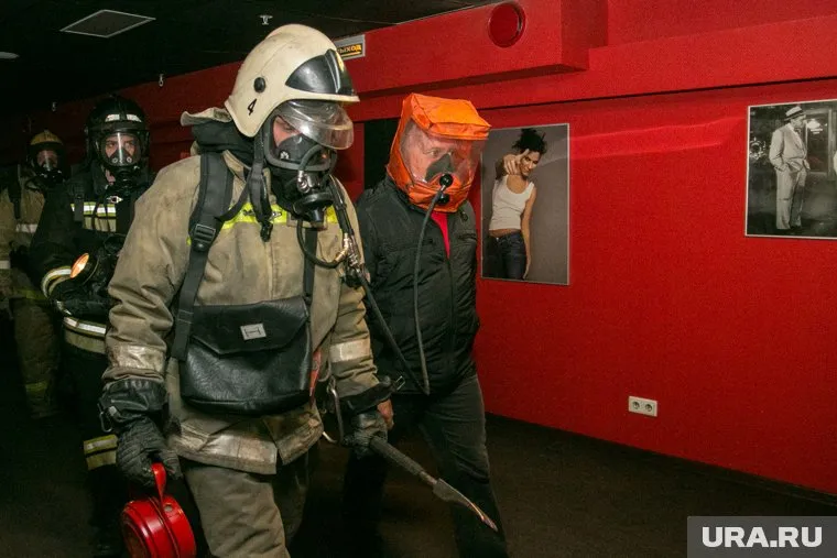 Площадь пожара превысила 5 тысяч кв. метров