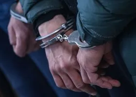 Свердловский суд не отпустил изверга, выбросившего дочь с 5 этажа