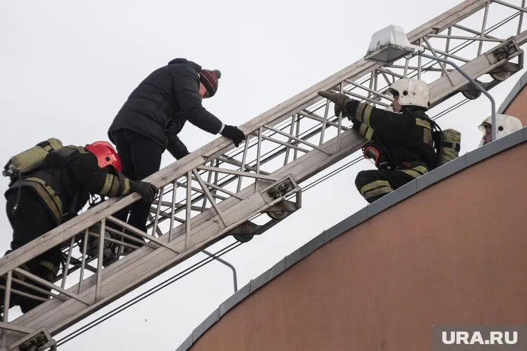 Из горящего дома эвакуировались 30 человек, в том числе двое детей