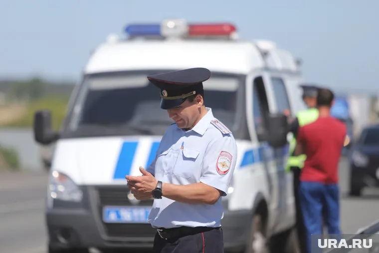 В Курганской области внедорожник столкнулся с КамАЗом