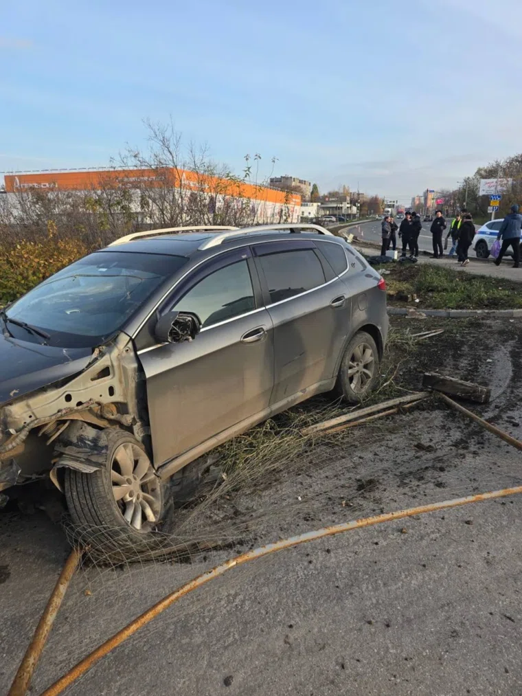 Водитель автомобиля находился в состоянии алкогольного опьянения, указано в сообщении