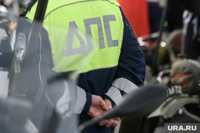 Полицейский изготовил документы о регистрации автомобиля с фиктивными сведениями