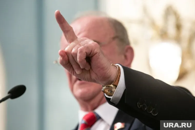 Зюганов заявил, что ветеранов оскорбляют люди с «ЕГЭшным образованием»