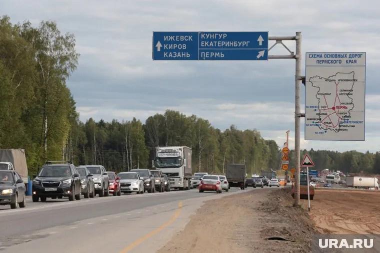 Пробка растянулась от поворота на микрорайон Компрессорный до выезда на Челябинский тракт