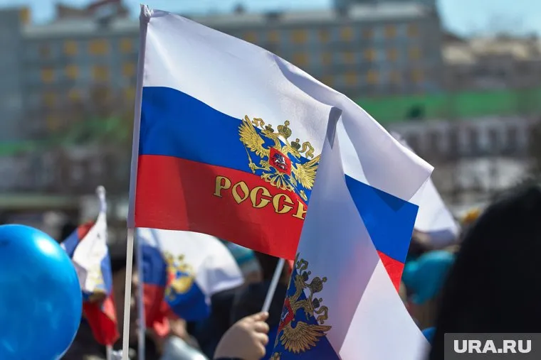 Протокольная служба губернатора Югры отправится учить государственные символы