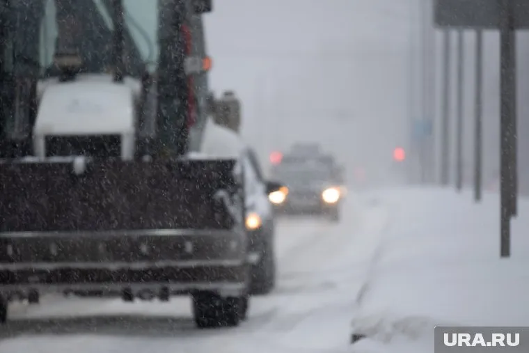 На дорогах ожидаются снежные заносы