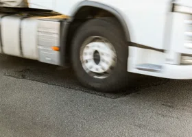 Самосвал раздавил иномарку с детьми на челябинской трассе