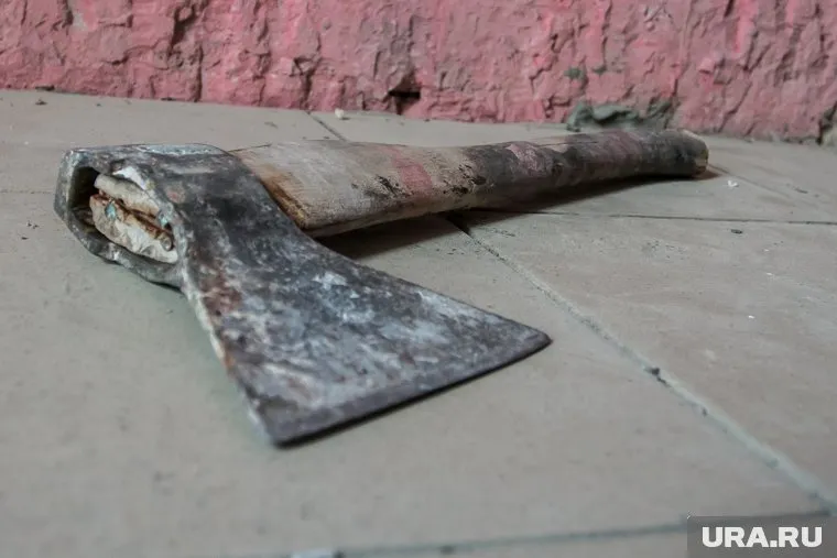 В результате нападения пострадавший получил две рваные раны