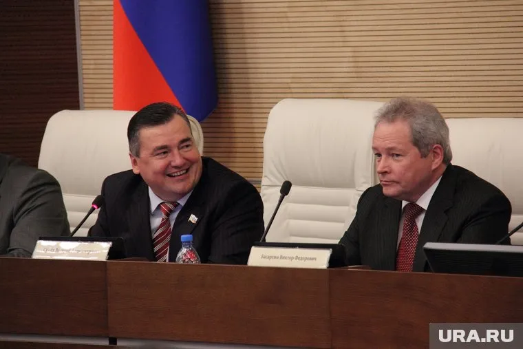 Валерий Сухих все так же блюдет регламент и не дает депутатам «мочить» губернатора