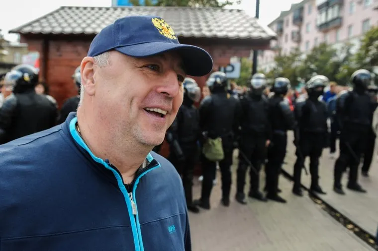 Несанкционированный митинг сторонников Навального против пенсионной реформы. Челябинск