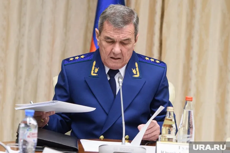 Официально Юрий Гулягин едет в Салехард, чтобы провести итоговую коллегию