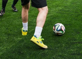 Футболист из Кургана, выступавший за «Урал», успешно сыграл на турнире в Сочи