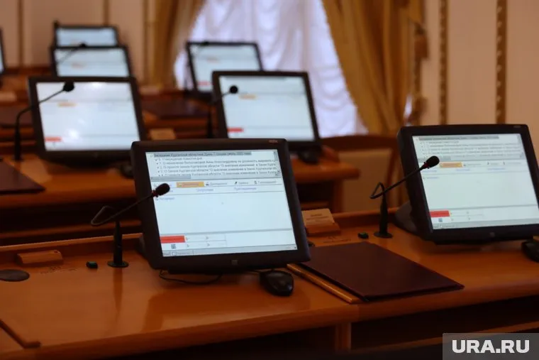 Три управления департамента строительства Курганской области полгода работают без руководителей