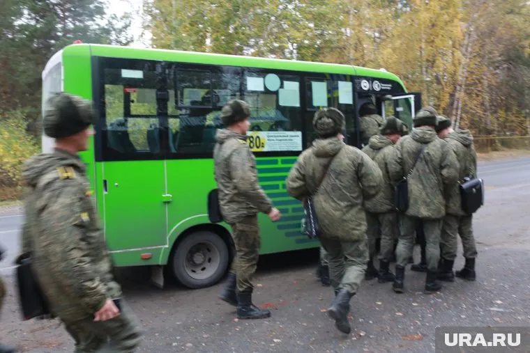 Блогер из ХМАО Алексей Крецул похвастался казармой в Екатеринбурге