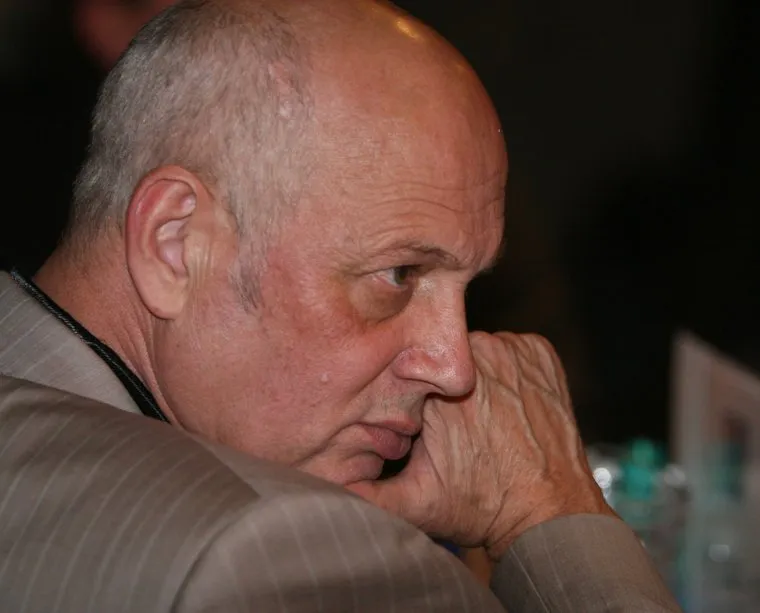 Писателя не стало в 77 лет, рассказала Леонова