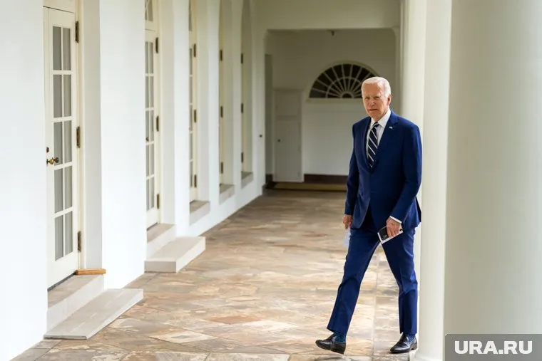 Военная помощь Джо Байдена ведет к увеличению числа жертв на Украине, считает Скотт Риттер