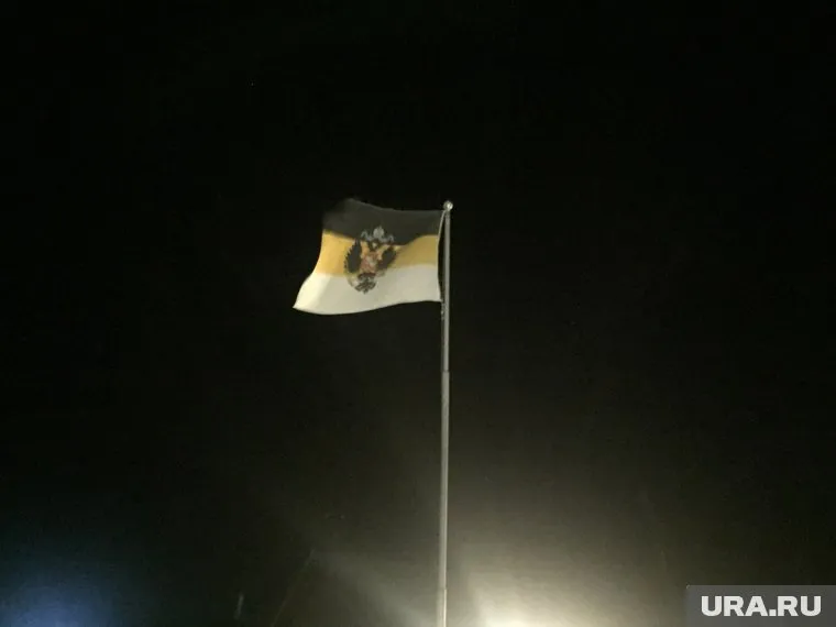 Флаг удивляет всех гостей села