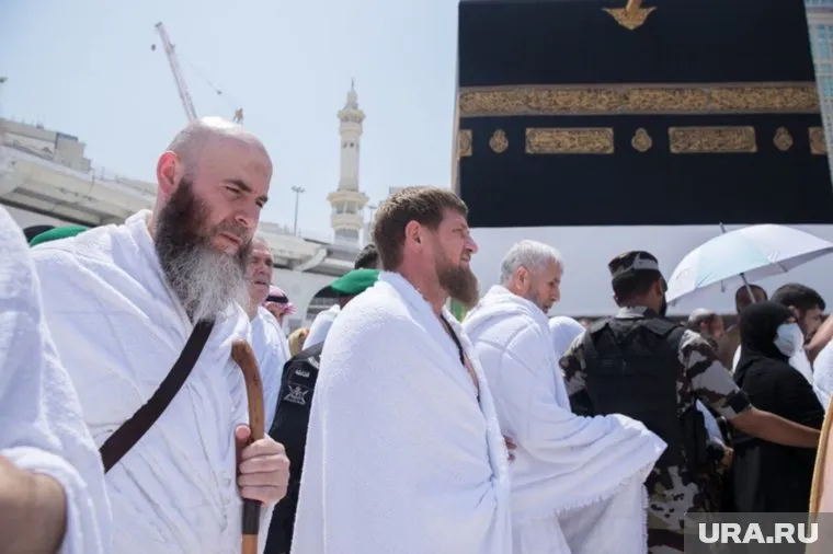 Сразу же из аэропорта глава Чеченской республики направился в Мекку