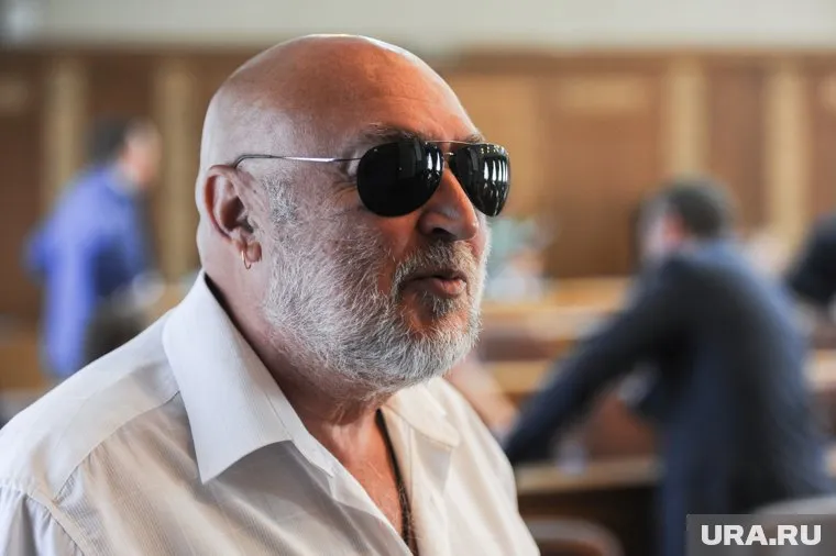 Владимир Горнов заслужил право ношения морской серьги, обогнув мыс Горн