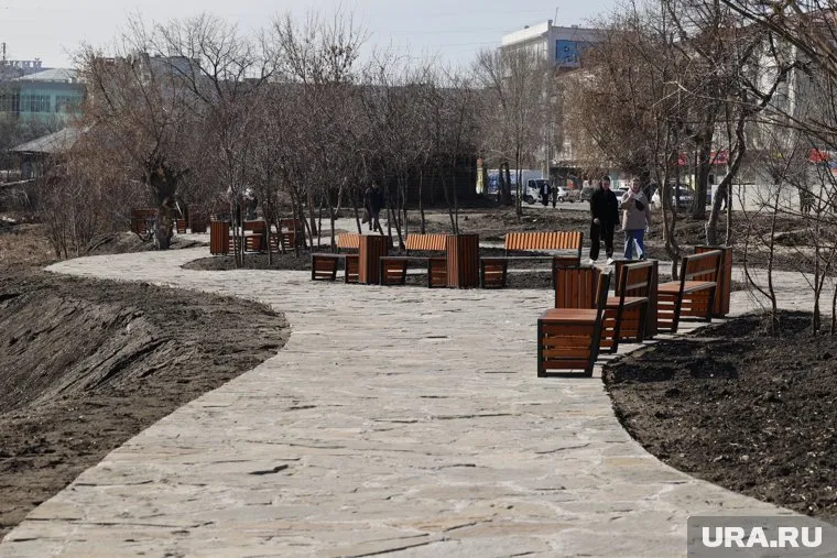 В Заозерном районе Кургана почти готов новый сквер с детской зоной (архивное фото)