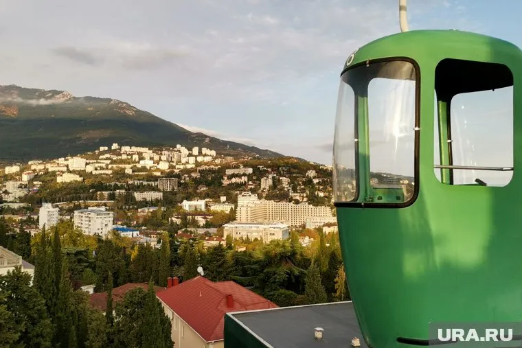 Не менее 15 человек погибли при падении фуникулера в Лиссабоне