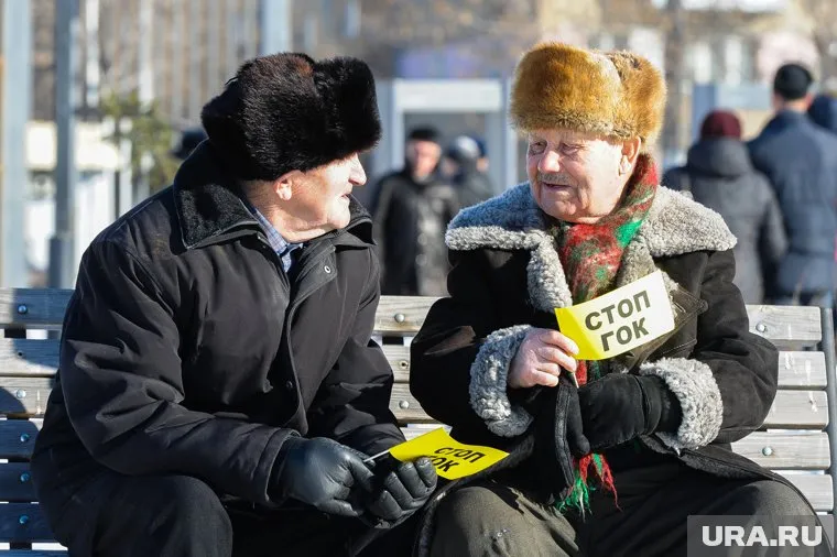 Движение «СтопГОК» все больше напоминает посиделки старых знакомых, для которых митинг — повод собраться и поболтать