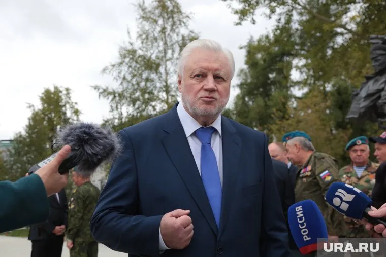 Миронов предложил правительству выделять деньги на сбор детей в школу