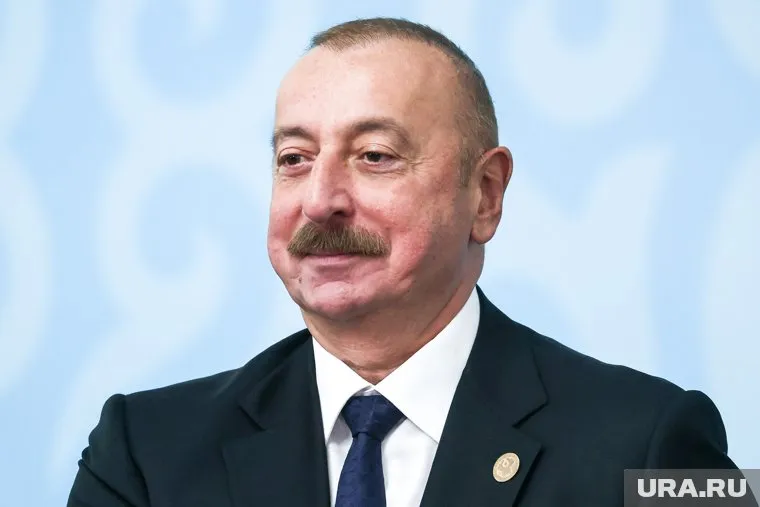 Ильхам Алиев отказался лететь в Москву 9 мая