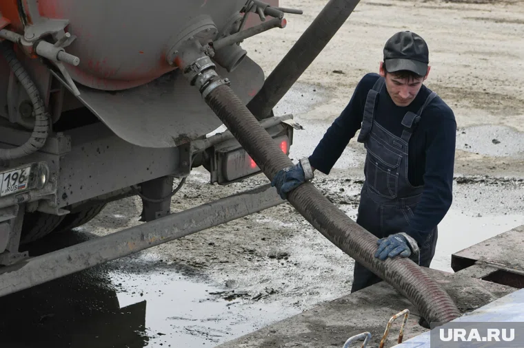 Жильцы вызывали ассенизатор, но безуспешно (архивное фото)