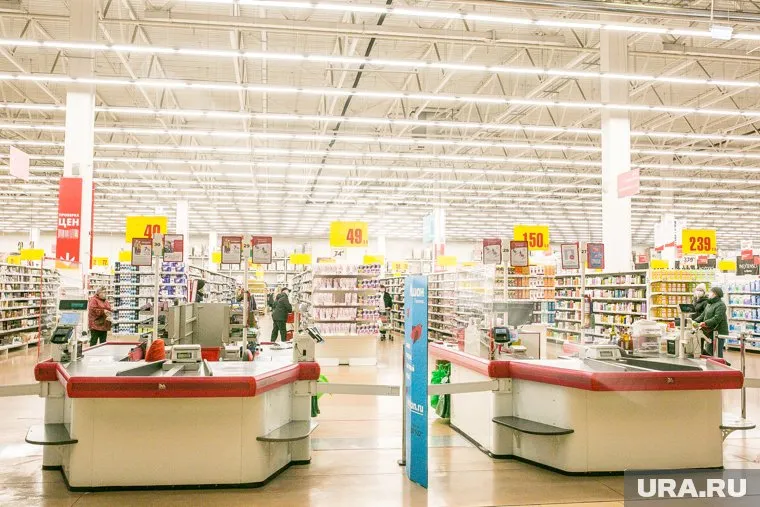 После содеянного мужчина покинул торговую точку