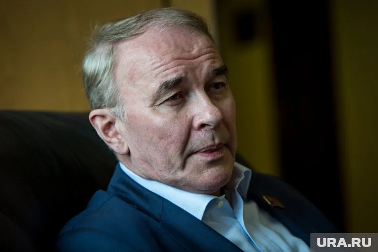 Вячеслав Тетекин считает, что антикоррупционные распоряжения не будут работать, пока власть не готова «посадить в тюрьму своих друзей»