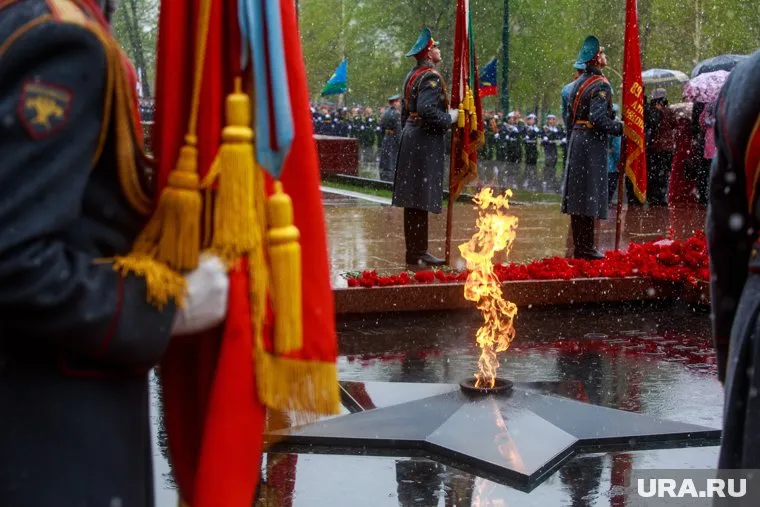 Частицу Вечного огня бойцам СВО привезут из Александровского сада, отметил Михаил Кузнецов