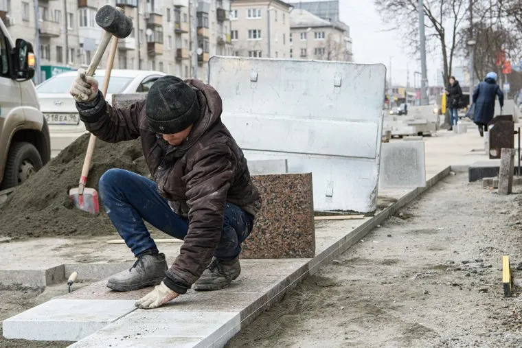 Ремонт пешеходной части на улице Малышева и проспекте Ленина. Екатеринбург
