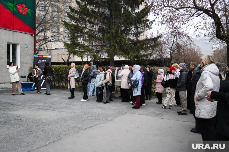 Арт-объекты близнецы открыли в Тюмени и Краснодоне