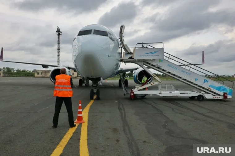 Вылет самолета в Азербайджан задержали на несколько часов