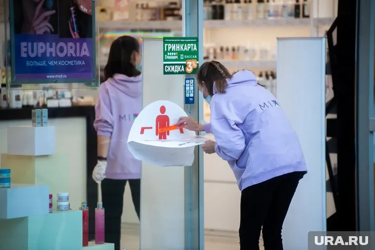 Соблюдать санитарные меры по-прежнему необходимо