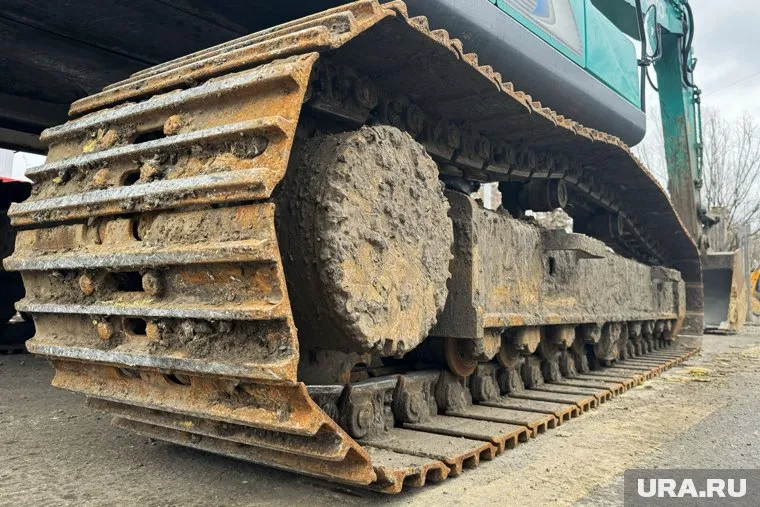 Неопытный рабочий погиб под бульдозером на нефтяном месторождении в ХМАО