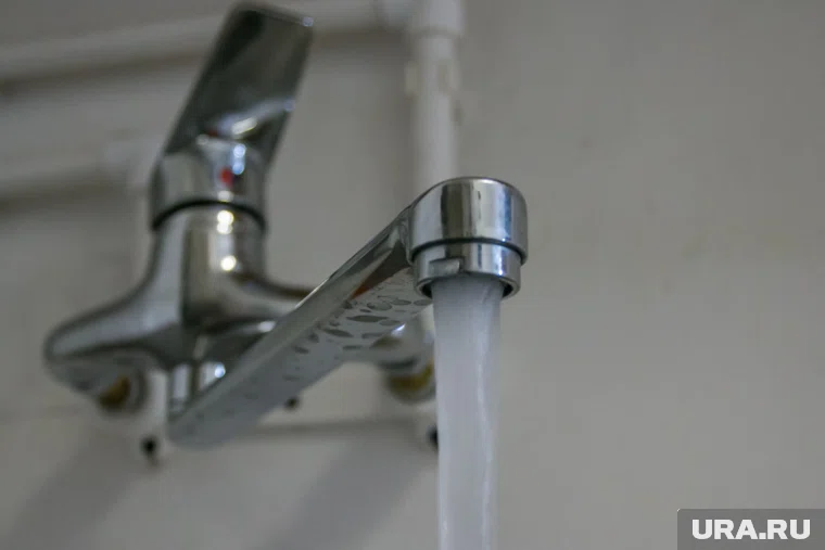 Глава Сургута Максим Слепов поставил задачу подчиненным: сделать так, чтобы жители города забыли, что такое грязная вода из-под крана