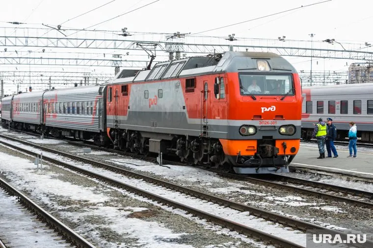 Пассажирам попавших в пробку поездов обеспечат питание за счет РЖД