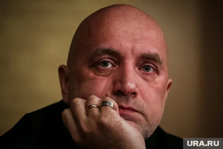 Захар Прилепин заявил, что лидера ДНР Захарченко пытались подкупить за лояльность