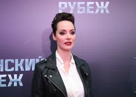 Люксовое авто российско-голливудской актрисы сгорело в Петербурге